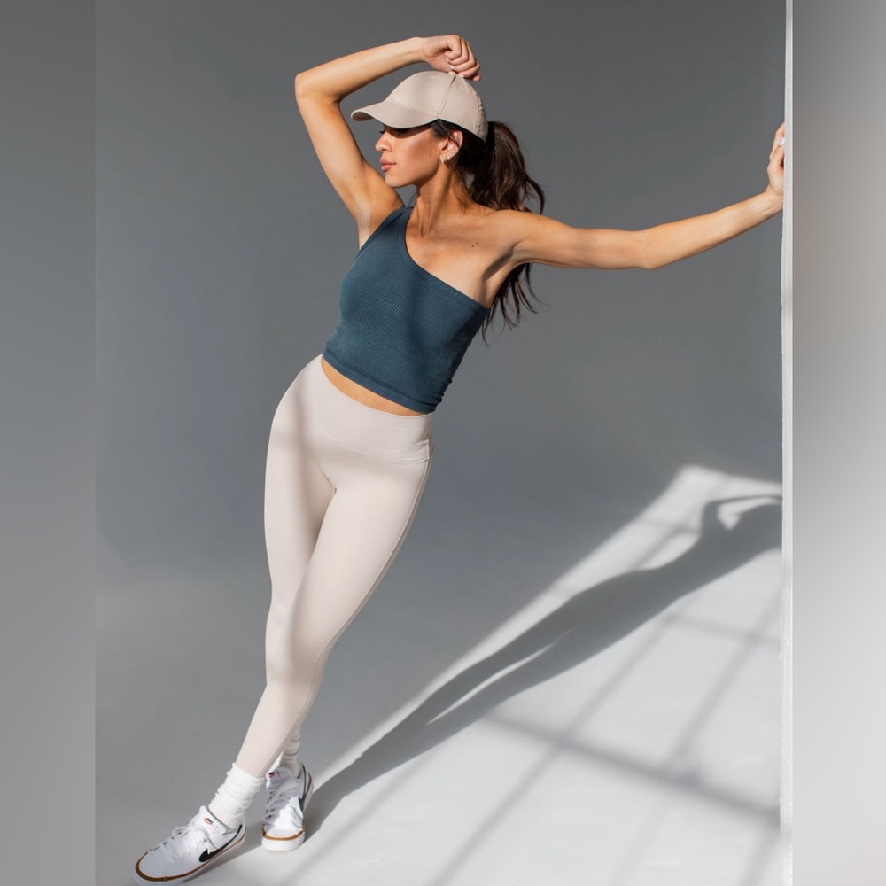 Josie One-Shoulder Ribbed Top - Picture 6 of 12
